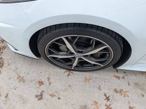 Used 2023 Chevrolet Corvette Stingray w/ Z51 Performance Package image 5