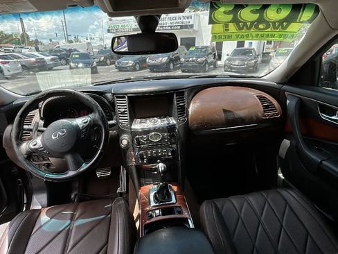 Used 2009 INFINITI FX35 2WD w/ Technology Pkg image 12