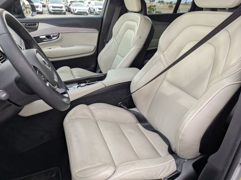 Used 2022 Volvo XC90 T8 R-Design w/ Advanced Package image 27