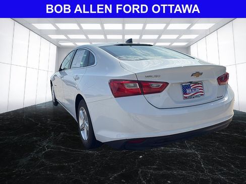 Used 2022 Chevrolet Malibu LS FWD image 3