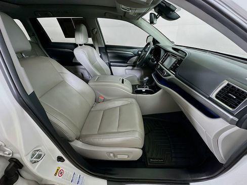 Used 2019 Toyota Highlander Limited Platinum image 12