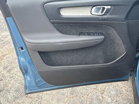 Certified 2025 Volvo XC40 B5 Plus image 14