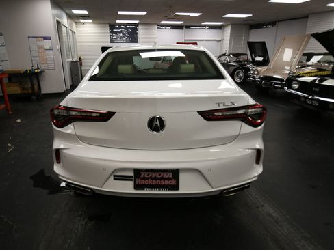 Used 2024 Acura TLX w/ Technology Package image 6