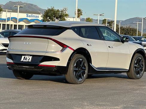 New 2025 Kia EV6 Wind image 4