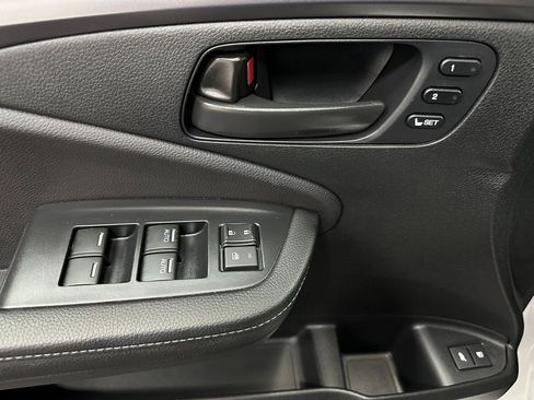 Used 2025 Honda Passport EX-L image 19