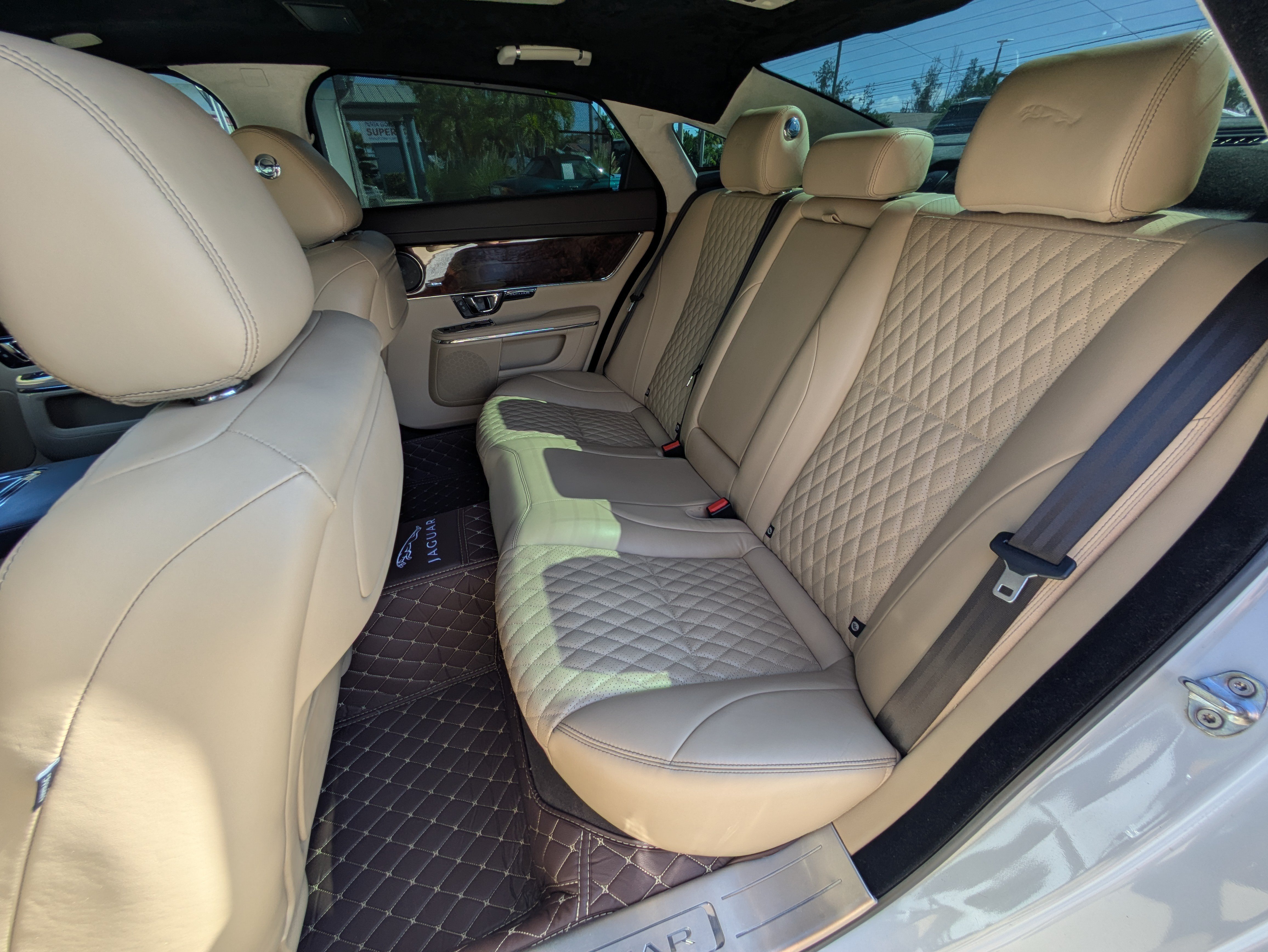 Used 2017 Jaguar XJ L Portfolio RWD image 4