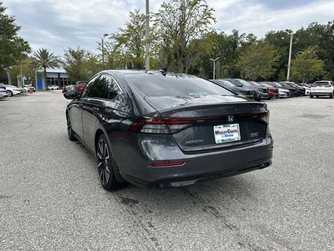 Used 2023 Honda Accord Touring image 4