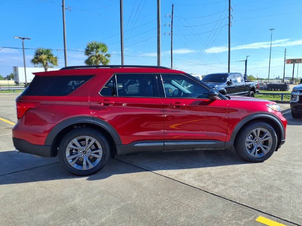 Used 2023 Ford Explorer XLT w/ Equipment Group 202A RWD image 8
