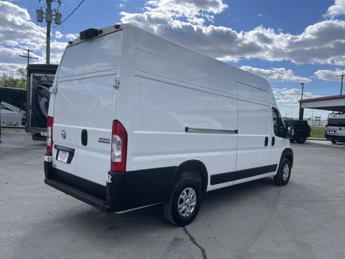 Used 2024 RAM ProMaster 3500 w/ Quick Order Package 22G SLT FWD image 5