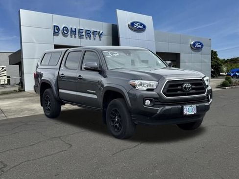 Used 2022 Toyota Tacoma SR5 AWD/4WD image 4