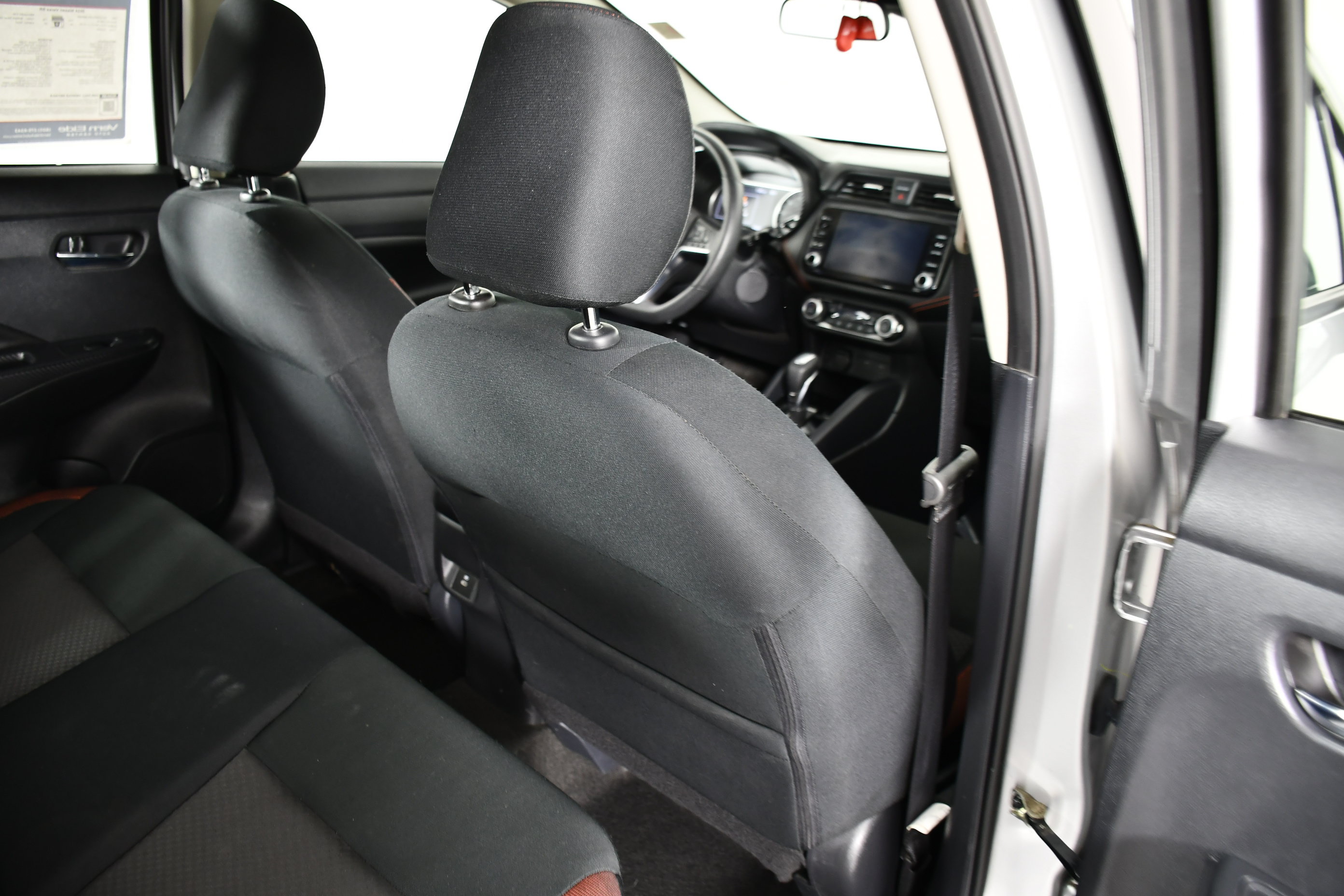 Used 2024 Nissan Versa SR FWD image 40