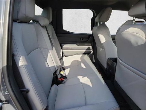 Used 2025 Toyota Tacoma SR5 AWD/4WD image 13