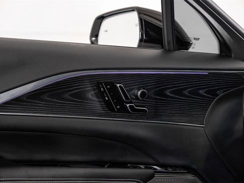 Used 2024 Cadillac Lyriq Luxury image 42