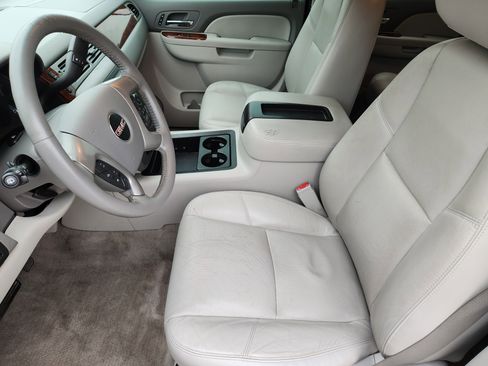 Used 2014 GMC Yukon SLT w/ Texas Edition image 13