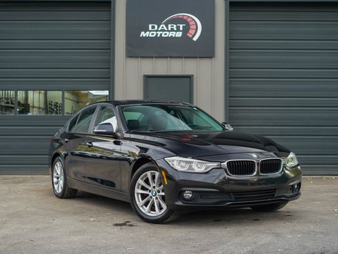Used 2018 BMW 320i xDrive Sedan w/ Convenience Package image 1