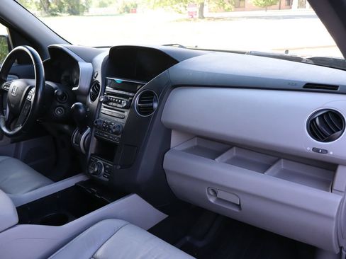 Used 2012 Honda Pilot Touring image 17