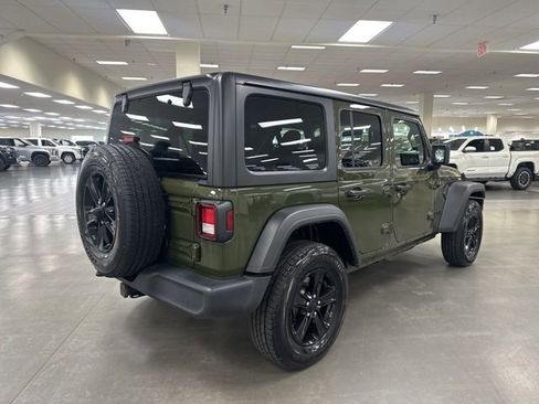 Used 2022 Jeep Wrangler Unlimited Sport image 7