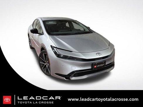 Used 2025 Toyota Prius XLE AWD/4WD image 1
