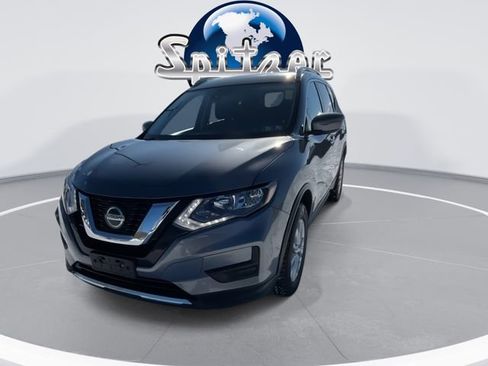 Used 2020 Nissan Rogue SV image 3