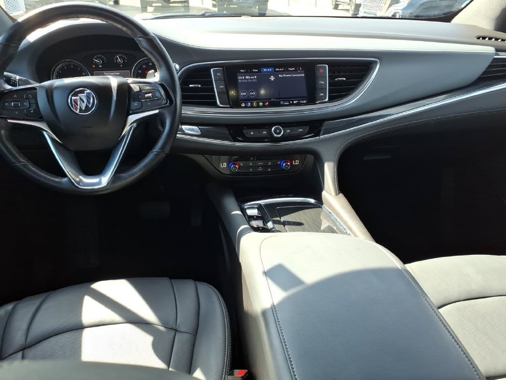 Used 2024 Buick Enclave Essence AWD/4WD image 11