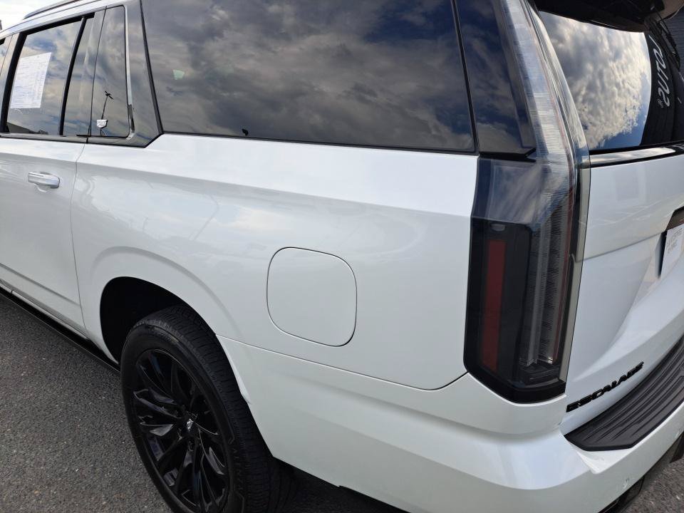 Used 2025 Cadillac Escalade ESV Sport Platinum AWD/4WD image 20