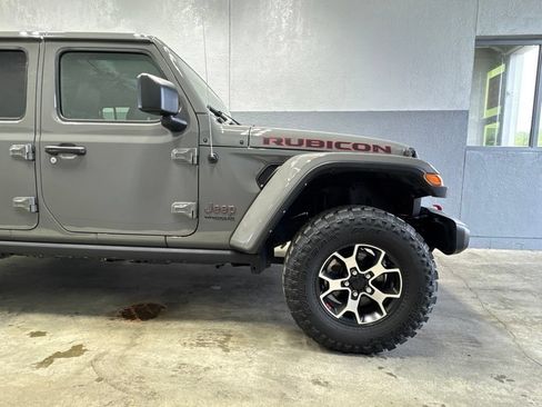 Used 2022 Jeep Wrangler Unlimited Rubicon w/ LED Lighting Group AWD/4WD image 12