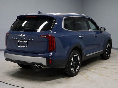 Used 2025 Kia Telluride S image 12