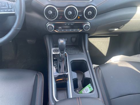 Used 2023 Nissan Sentra SR w/ SR Premium Package image 12