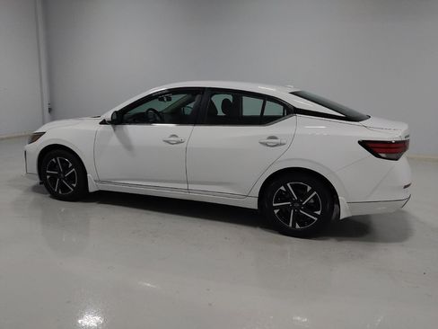 Used 2024 Nissan Sentra SV image 3