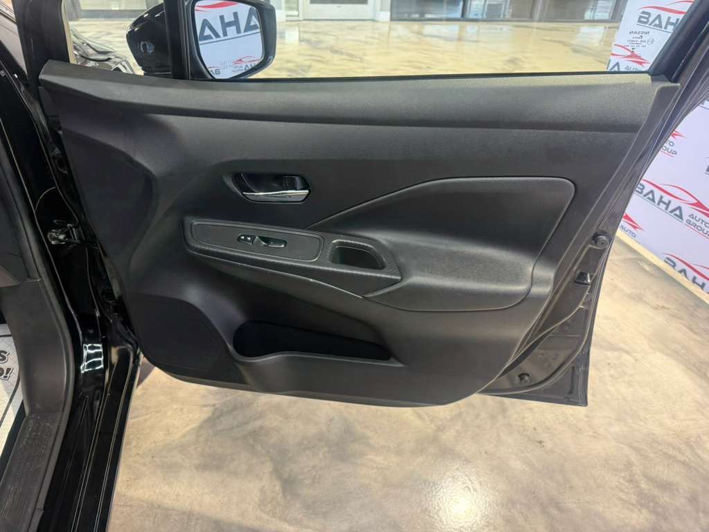 Used 2025 Nissan Versa SV FWD image 41