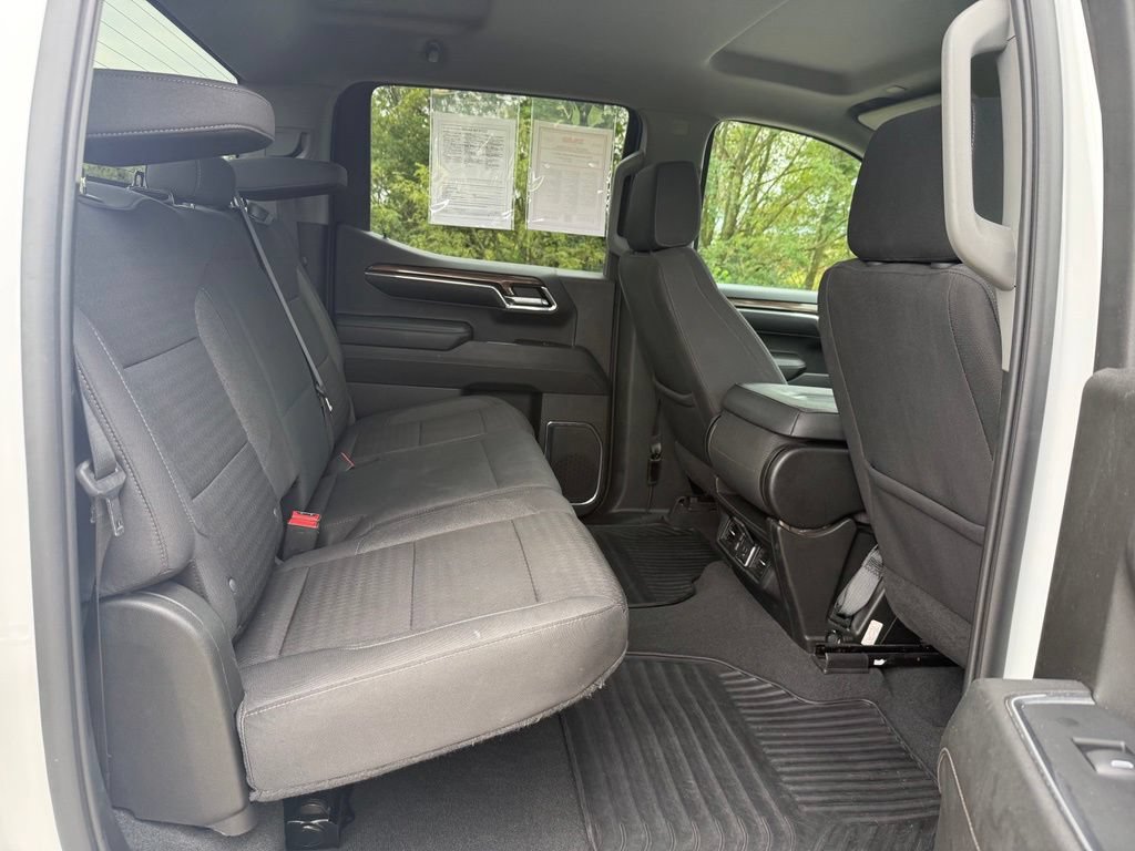 Used 2024 Chevrolet Silverado 1500 LT AWD/4WD image 16