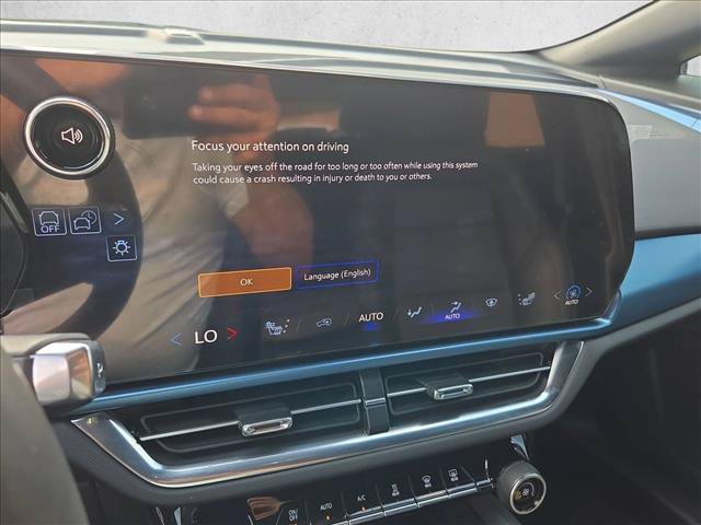 Used 2024 Chevrolet Equinox EV LT FWD image 13