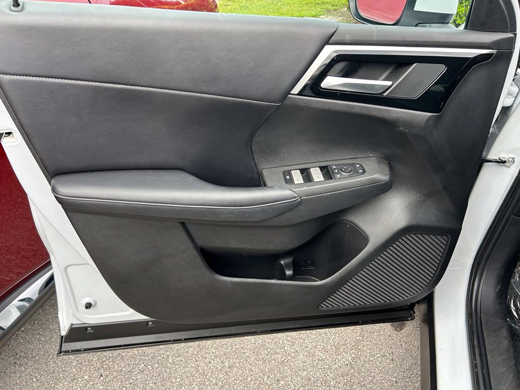 Used 2024 Mitsubishi Outlander SE AWD/4WD image 17
