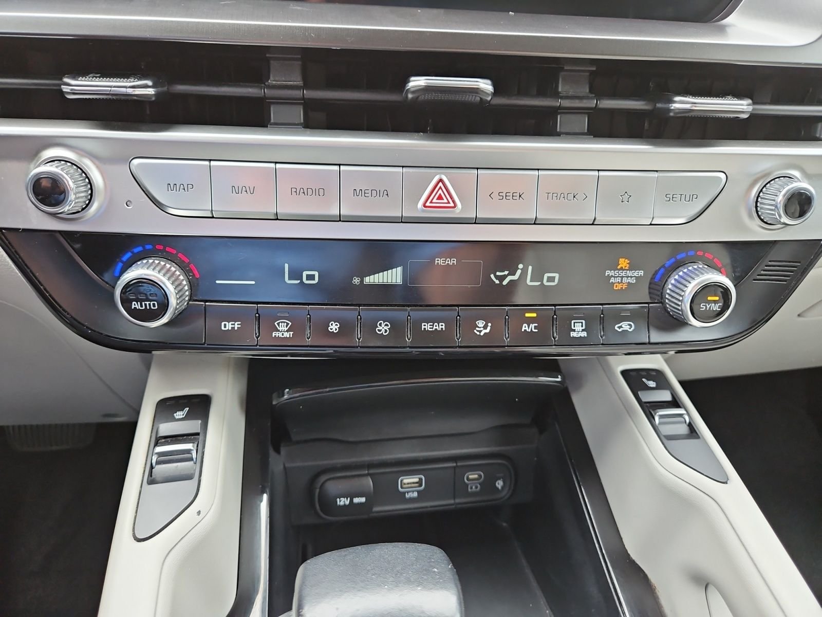 Used 2023 Kia Telluride S FWD image 28