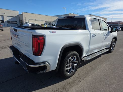 Used 2023 GMC Sierra 1500 SLT w/ SLT Premium Package image 3