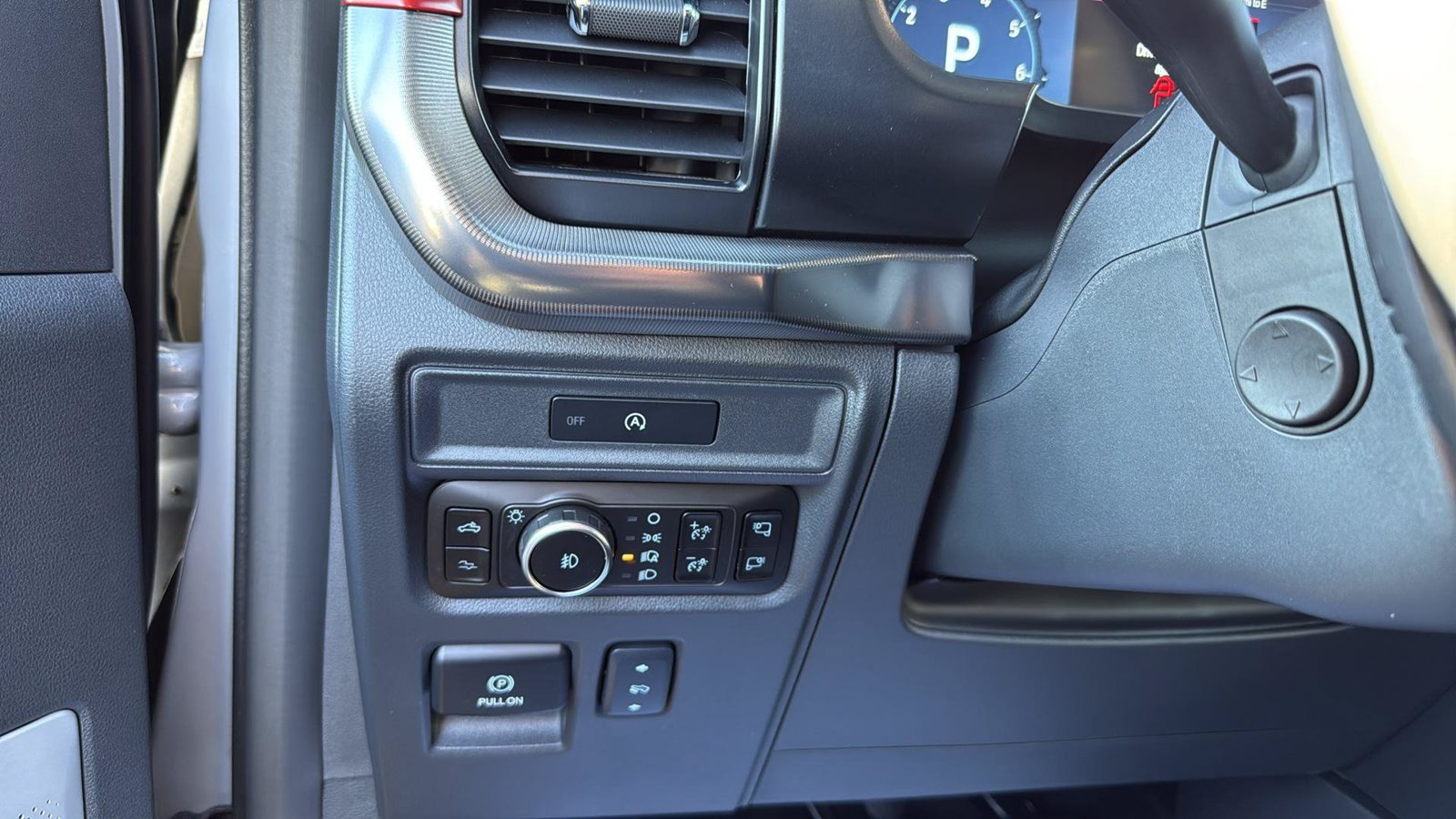 Used 2025 Ford F150 Raptor AWD/4WD image 30