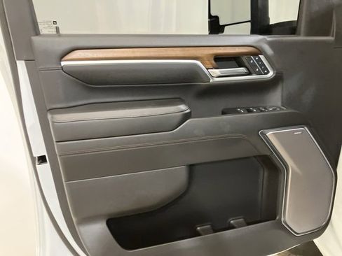 Used 2024 Chevrolet Silverado 3500 High Country w/ High Country Premium Package image 9