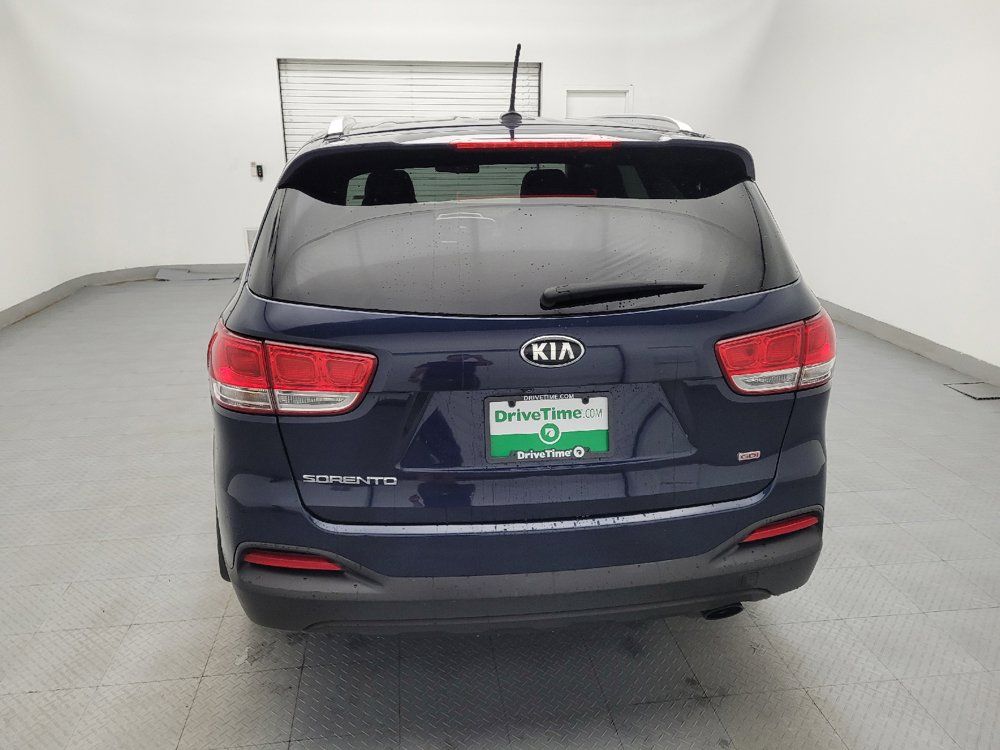 Used 2017 Kia Sorento FWD image 6