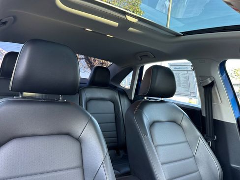 Used 2024 Volkswagen Jetta SE w/ Panoramic Sunroof Package image 19