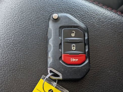 Used 2020 Jeep Wrangler Unlimited Rubicon AWD/4WD image 34