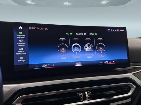 Certified 2024 BMW 330i Sedan w/ Convenience Package RWD image 18