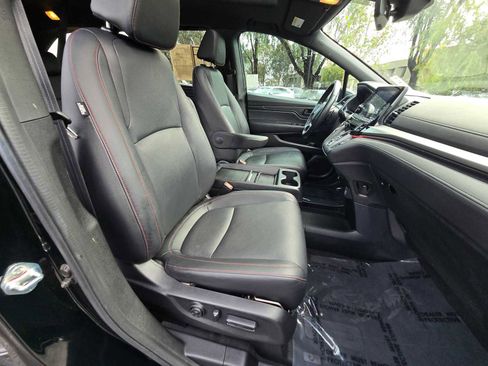 Used 2024 Honda Odyssey Sport image 11