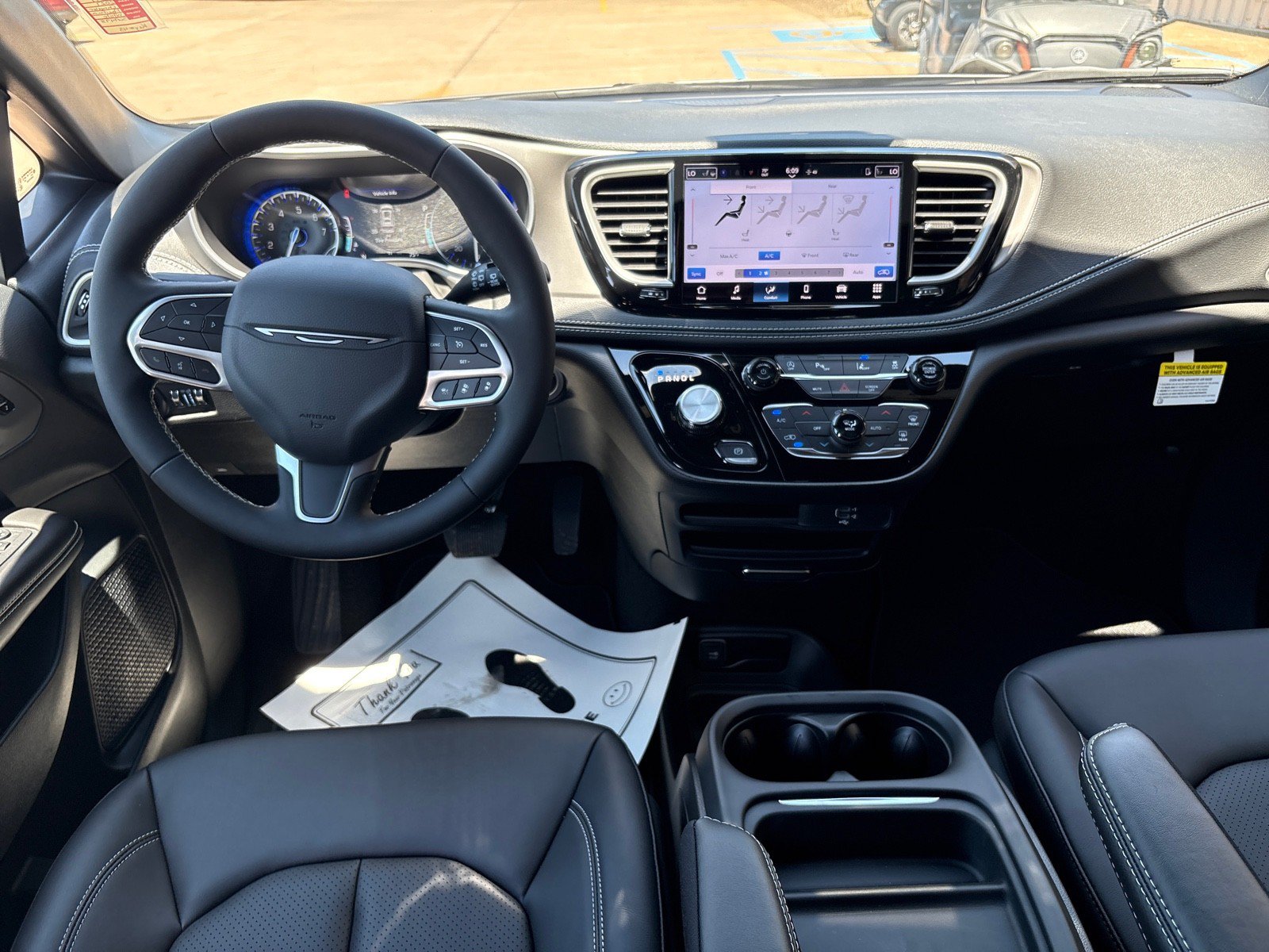 New 2027 Chrysler Pacifica Select FWD image 6