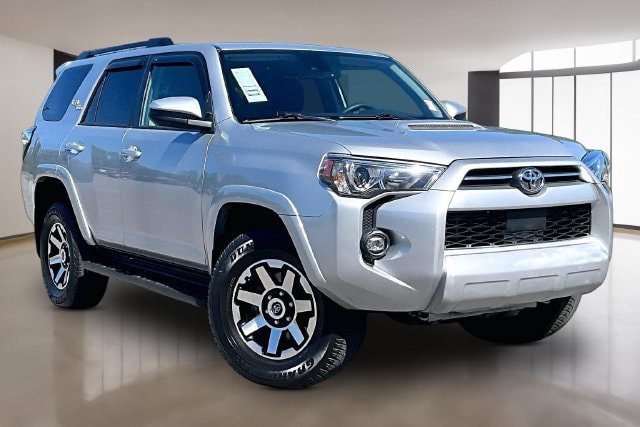 Used 2024 Toyota 4Runner TRD Off-Road AWD/4WD image 3