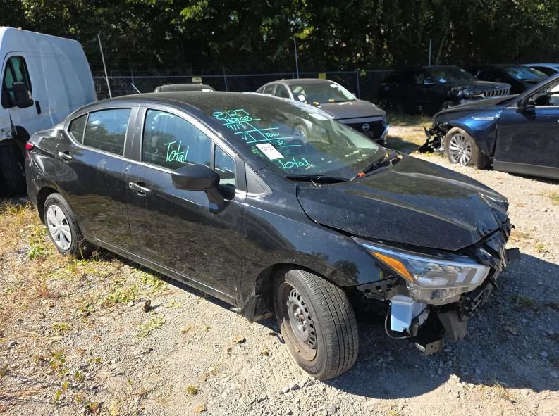 Used 2025 Nissan Versa S w/ Trunk Package FWD image 1