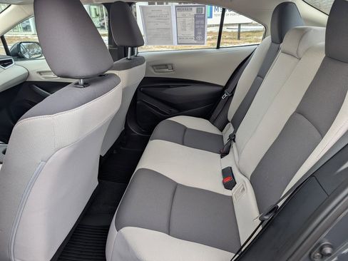 Used 2025 Toyota Corolla LE image 18