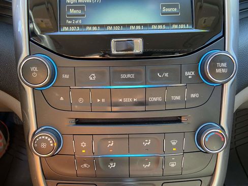 Used 2015 Chevrolet Malibu LT image 15