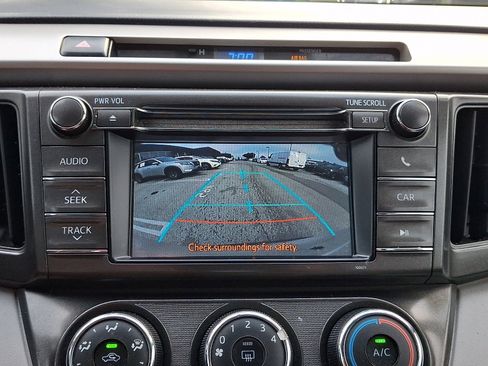 Used 2013 Toyota RAV4 LE AWD/4WD image 17