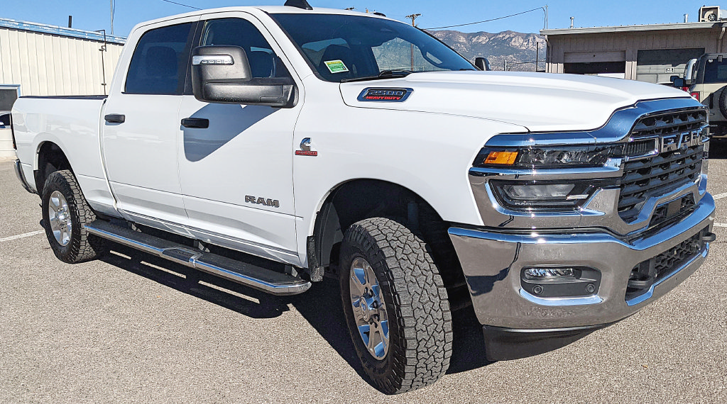 Used 2025 RAM 2500 Big Horn AWD/4WD image 1