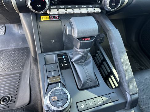 Used 2025 Toyota Tacoma TRD Off-Road w/ TRD Off Road Premium Package image 29